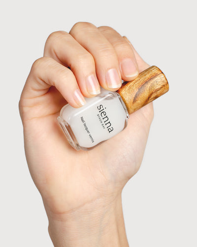 Our tips for strong, beautiful nails