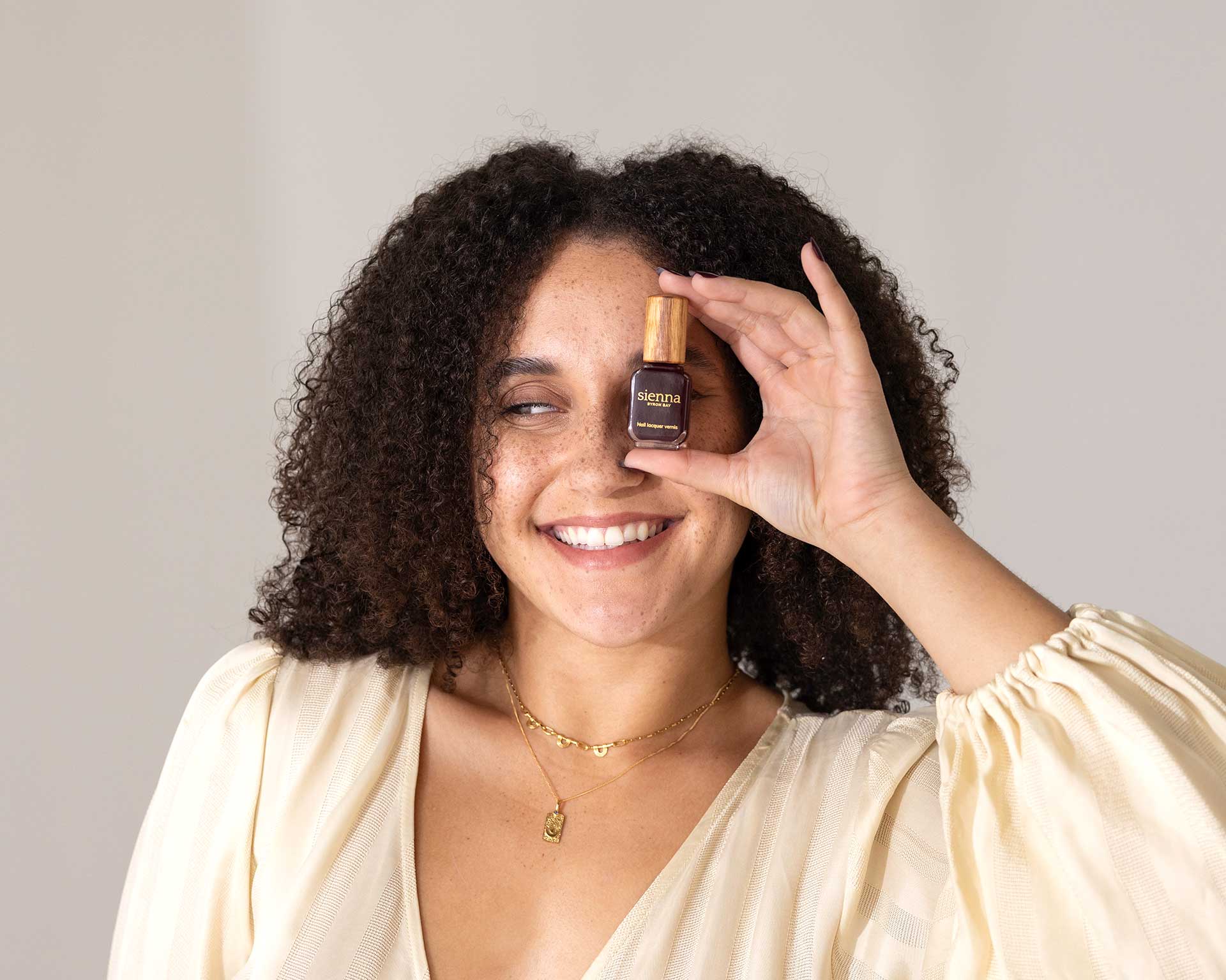 Florence Dark Red Natural Breathable Nail Polish Us sienna co florence-dark-red-natural-breathable-nail-polish-us-sienna-co